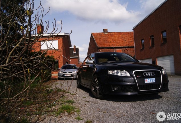 Audi RS4 Sedan