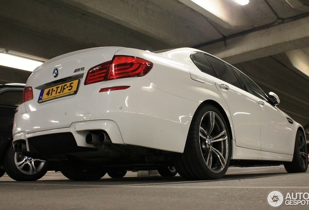 BMW M5 F10 2011