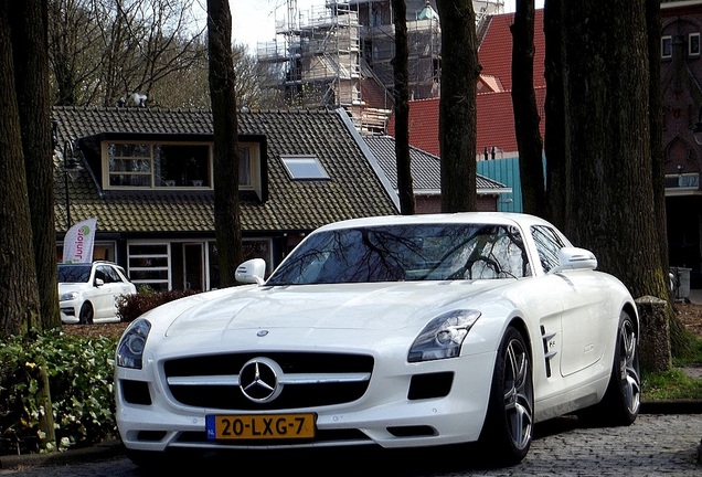 Mercedes-Benz SLS AMG