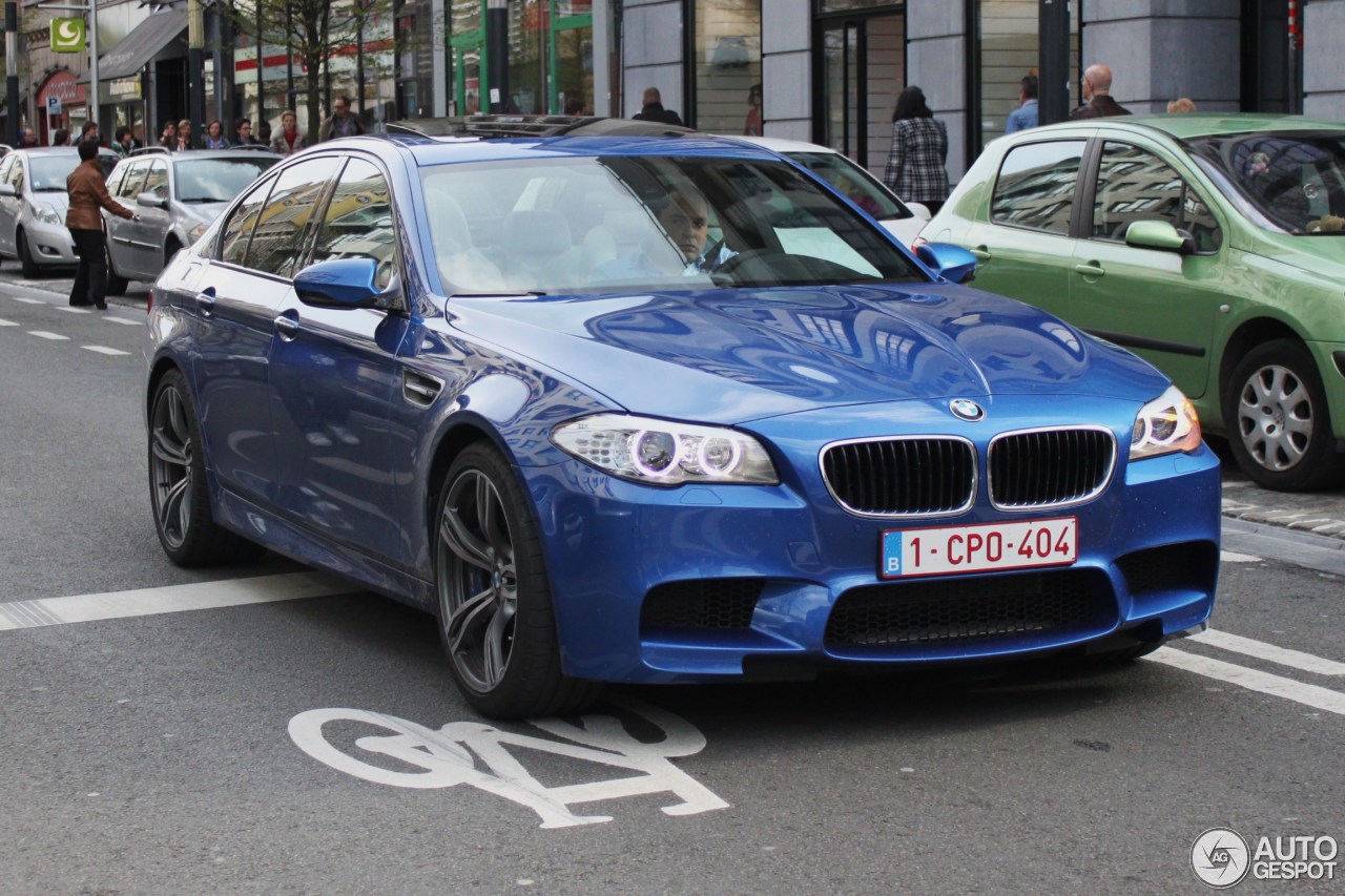 BMW M5 F10 2011