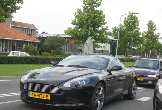 Aston Martin DB9