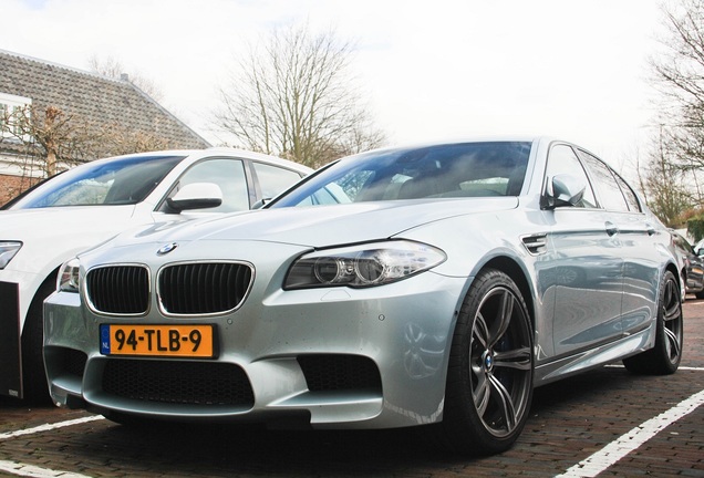 BMW M5 F10 2011