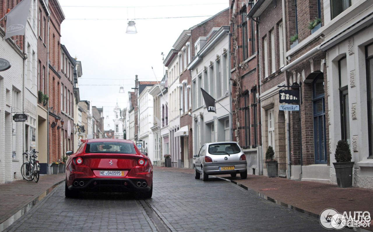 Ferrari FF