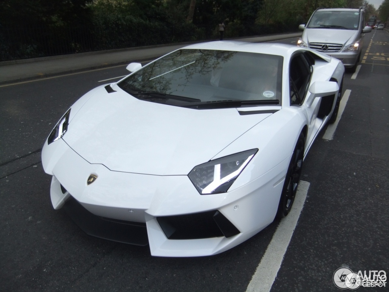 Lamborghini Aventador LP700-4