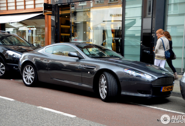 Aston Martin DB9