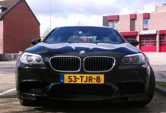 BMW M5 F10 2011