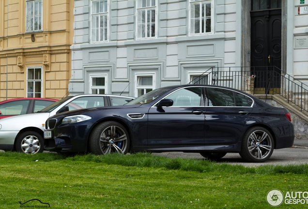 BMW M5 F10 2011