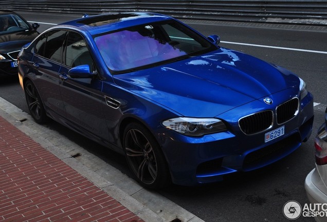 BMW M5 F10 2011