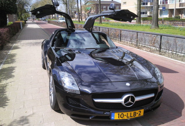 Mercedes-Benz SLS AMG