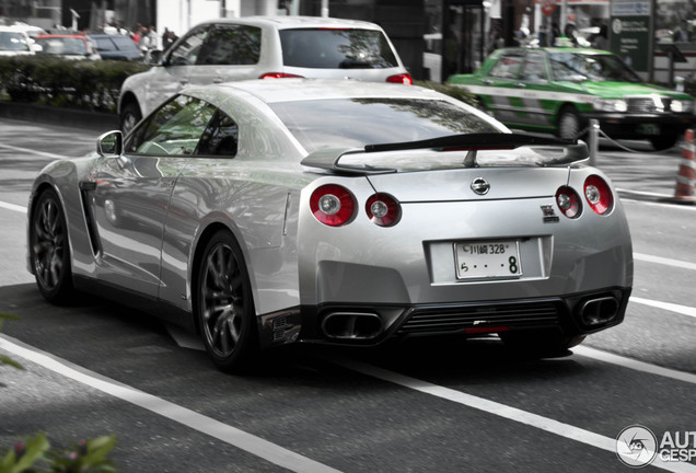 Nissan GT-R 2011