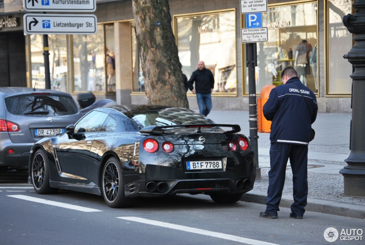 Nissan GT-R 2011