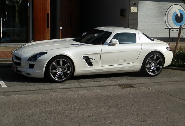 Mercedes-Benz SLS AMG