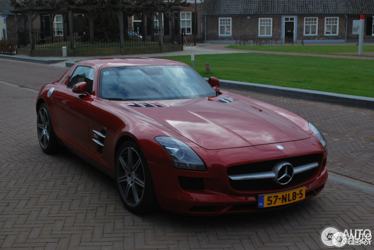 Mercedes-Benz SLS AMG