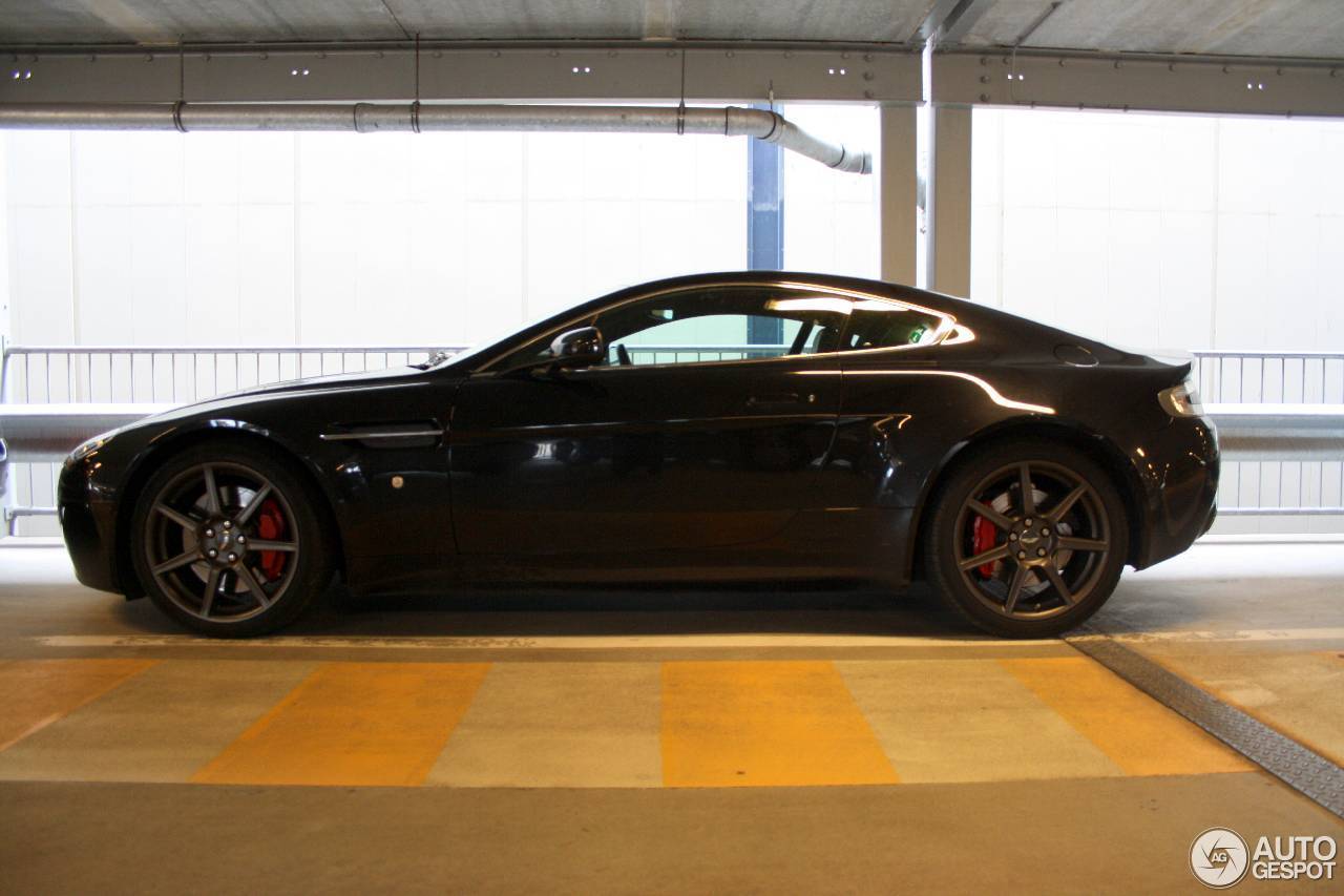 Aston Martin V8 Vantage