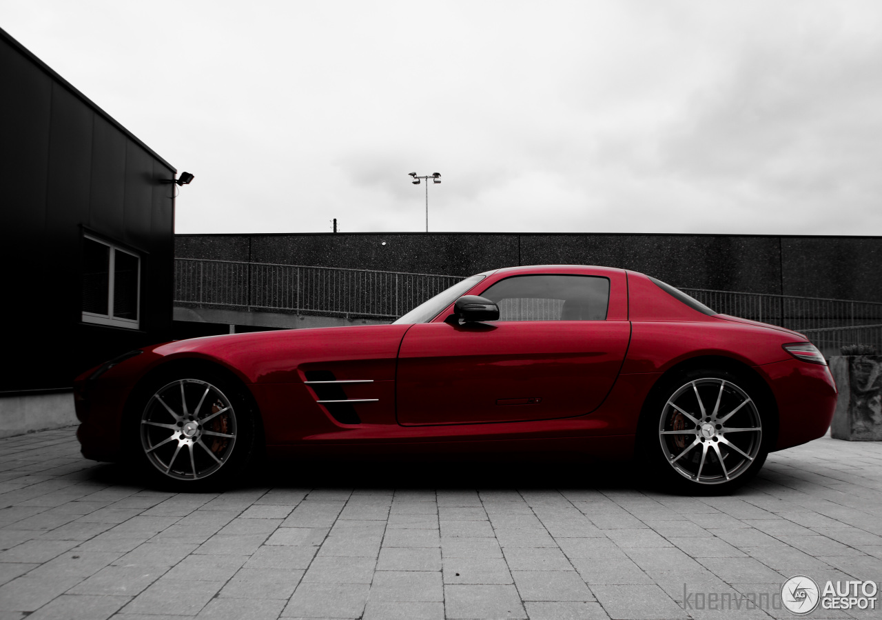 Mercedes-Benz SLS AMG