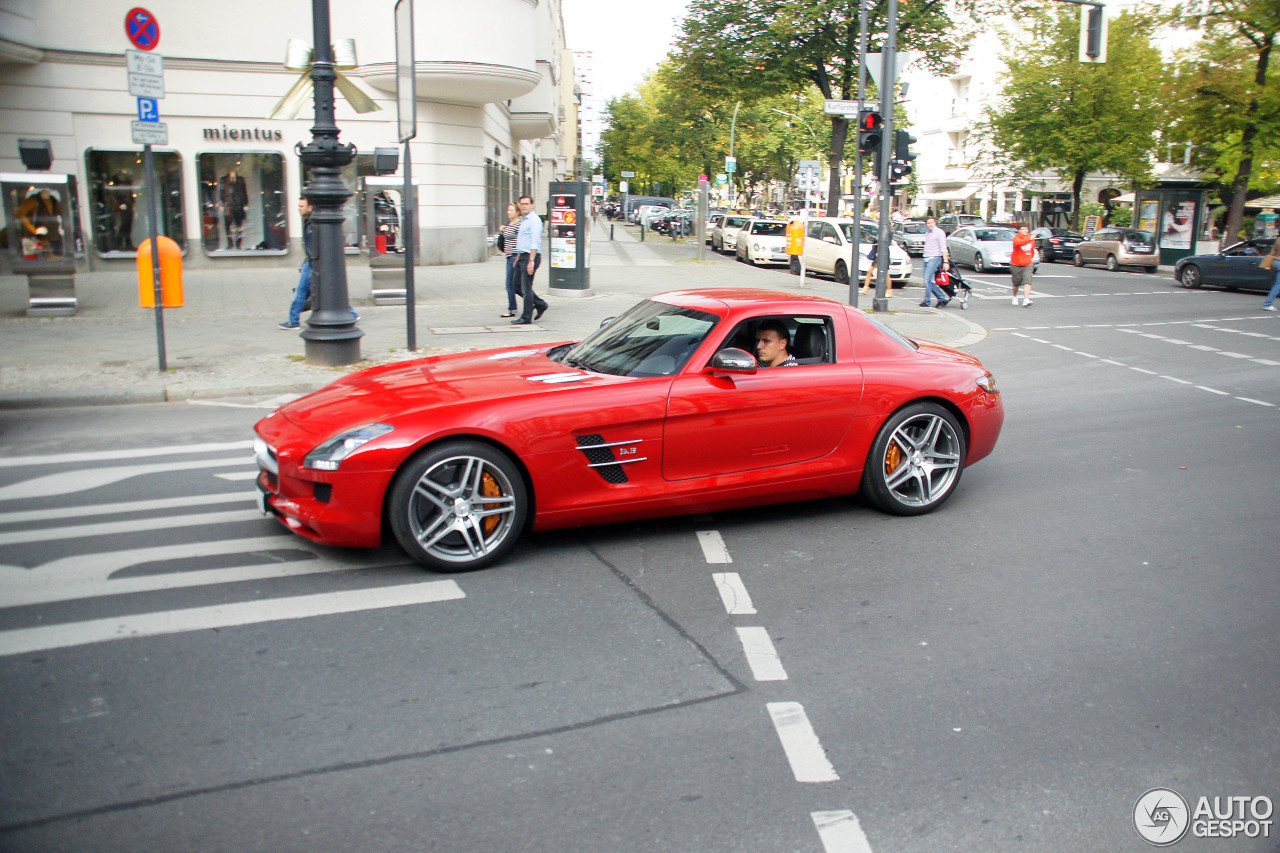 Mercedes-Benz SLS AMG