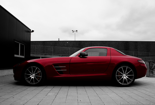 Mercedes-Benz SLS AMG