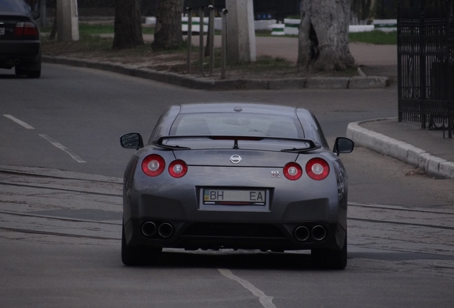 Nissan GT-R