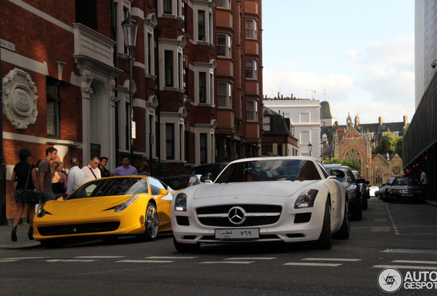 Mercedes-Benz SLS AMG