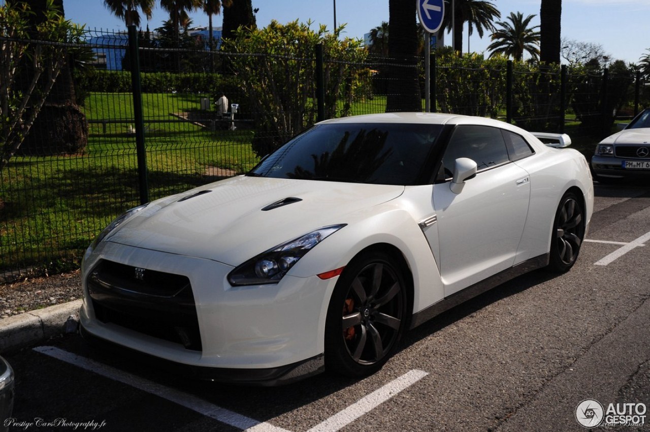 Nissan GT-R