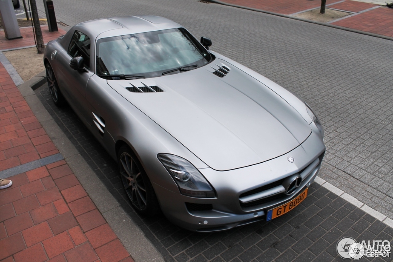 Mercedes-Benz SLS AMG