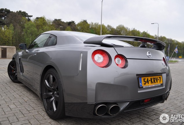 Nissan GT-R