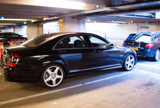 Mercedes-Benz S 65 AMG V221