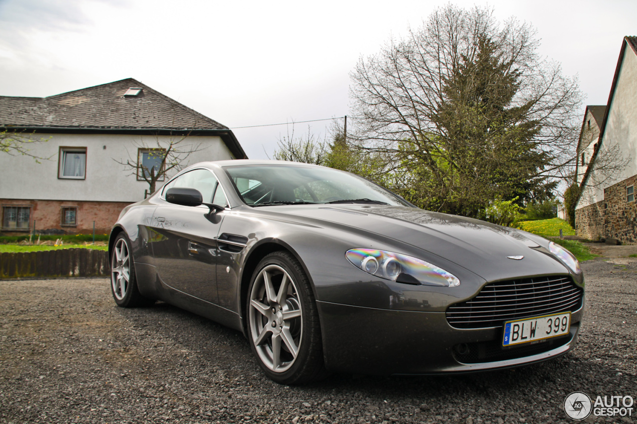 Aston Martin V8 Vantage