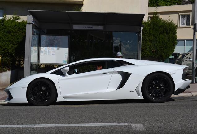 Lamborghini Aventador LP700-4