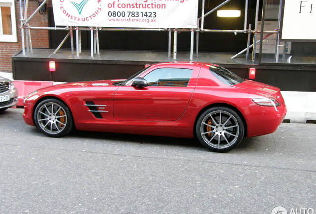 Mercedes-Benz SLS AMG