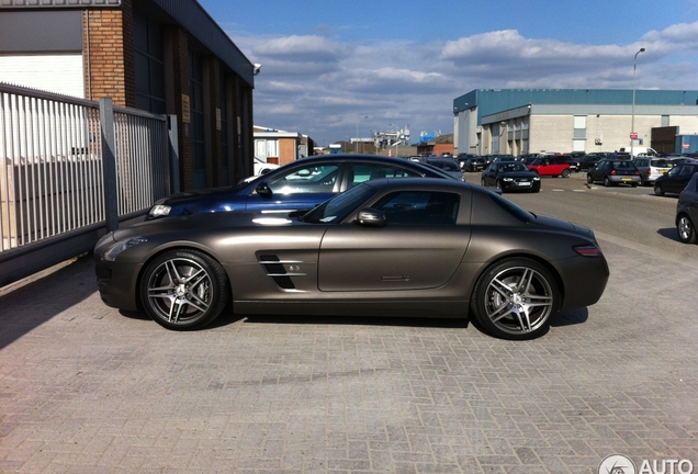 Mercedes-Benz SLS AMG