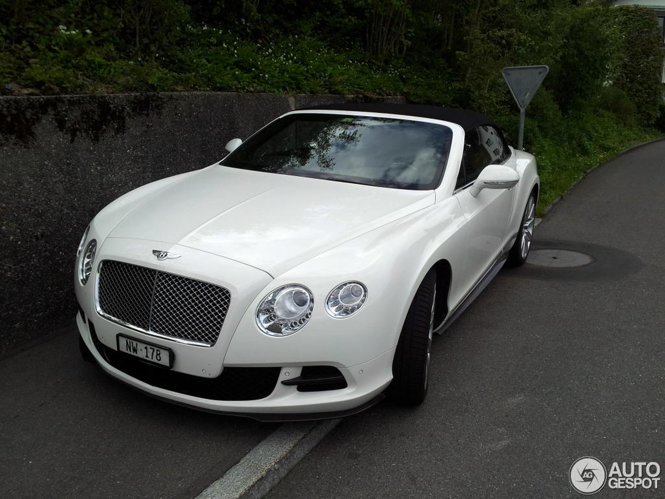 Bentley Continental GTC 2012