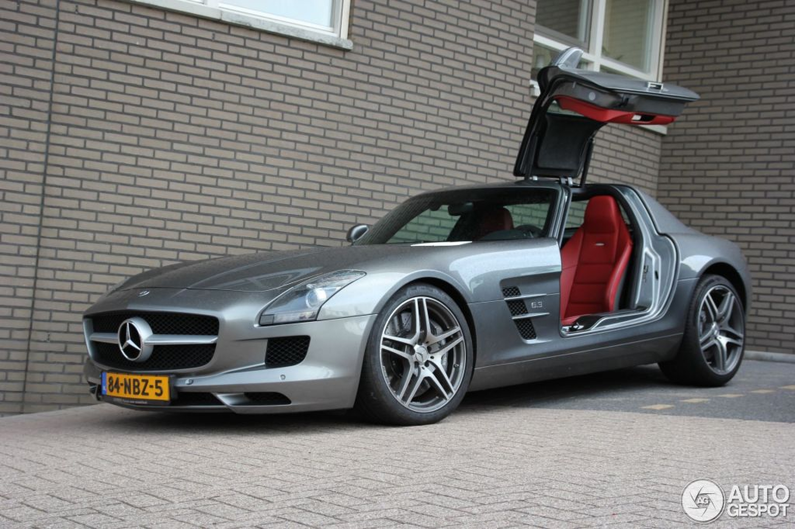 Mercedes-Benz SLS AMG