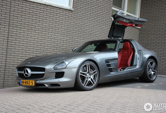 Mercedes-Benz SLS AMG