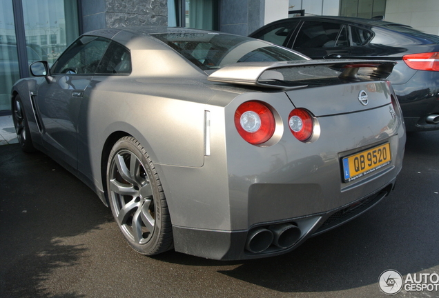 Nissan GT-R