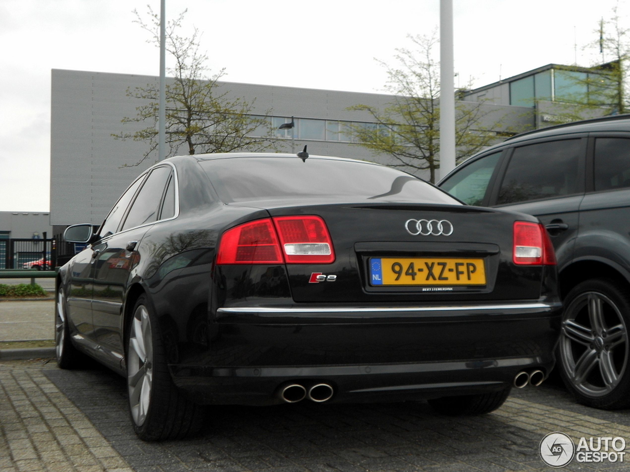 Audi S8 D3