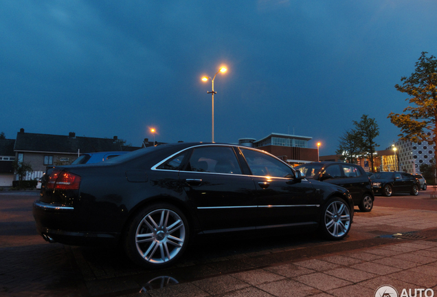 Audi S8 D3