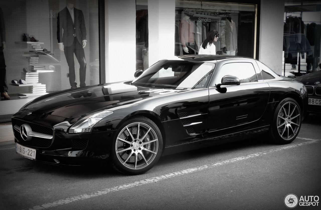 Mercedes-Benz SLS AMG