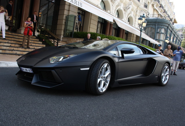 Lamborghini Aventador LP700-4