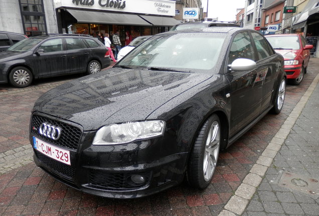 Audi RS4 Sedan