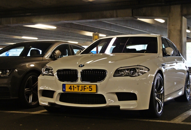 BMW M5 F10 2011