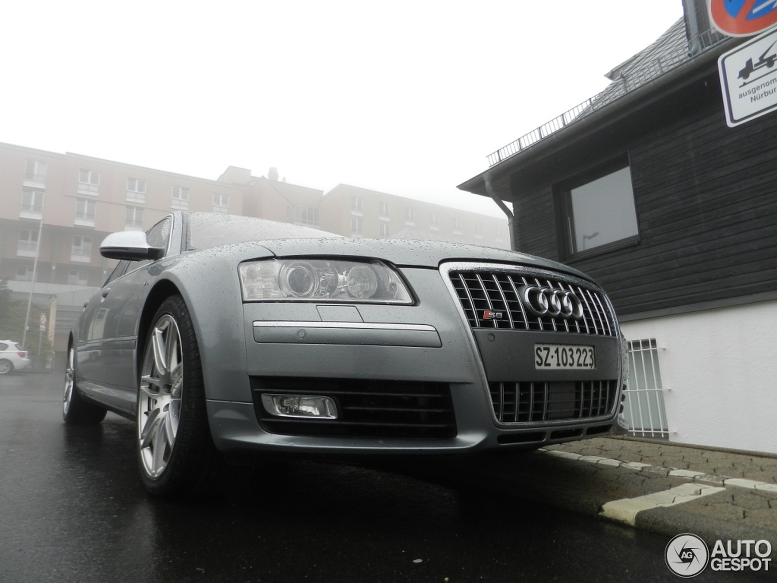 Audi S8 D3