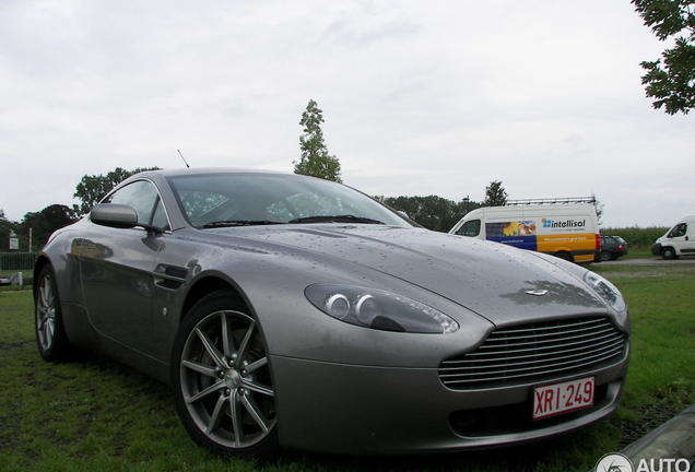 Aston Martin V8 Vantage