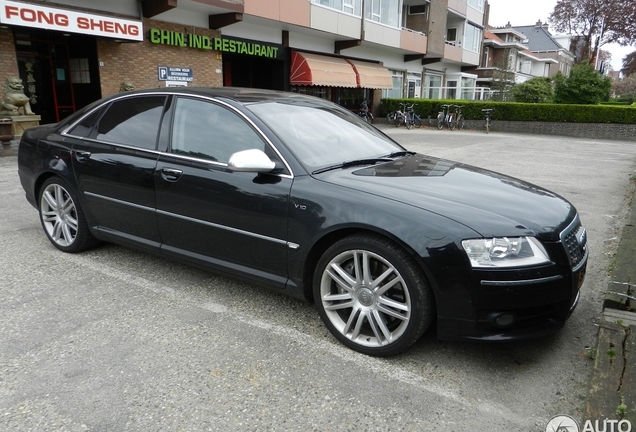 Audi S8 D3