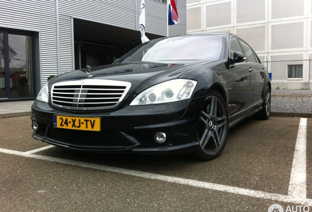 Mercedes-Benz S 65 AMG V221