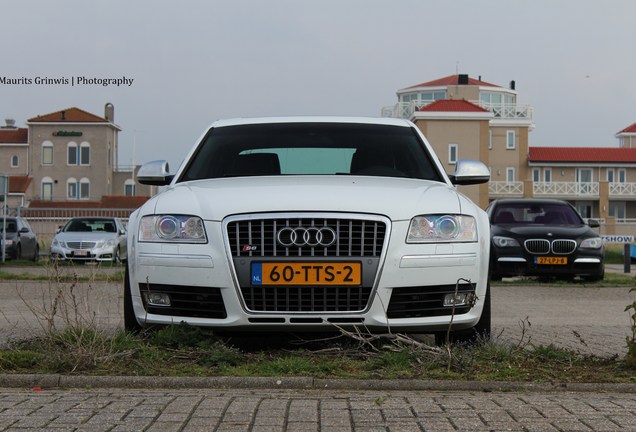 Audi S8 D3