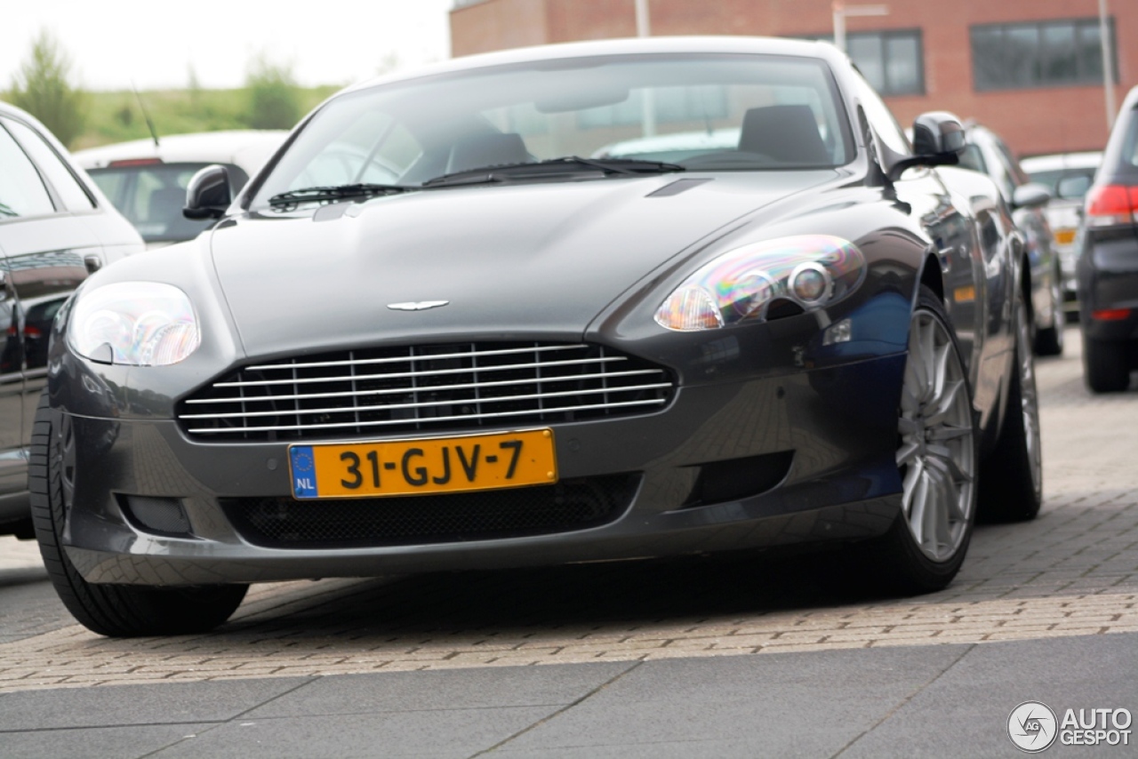 Aston Martin DB9