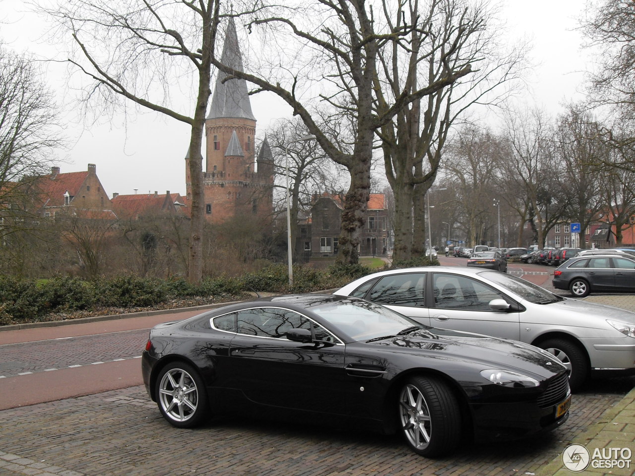 Aston Martin V8 Vantage