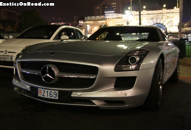 Mercedes-Benz SLS AMG