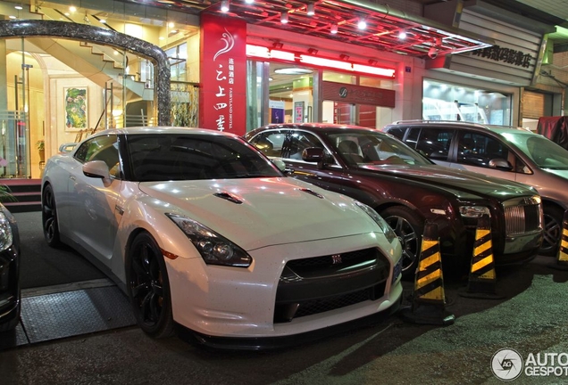 Nissan GT-R